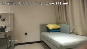 3000约小江疏影，美腿翘臀玉乳诱人，鲍鱼一览无余，沙发啪啪呻吟不断