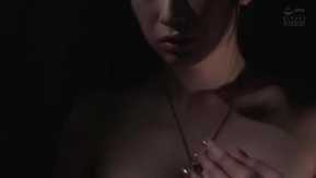 Investigadora caída feminizada Claire Hasumi