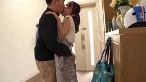 Quero proteger seu lindo sorriso. Capítulo final de Nana Hashimoto: Filmagem proibida na casa onde moram três familiares. Uma orgia 4P de creampie que polui uma família feliz com sêmen.