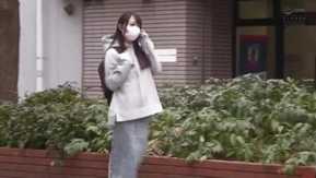Mizuki es una chica que acaba de mudarse a Tokio esta primavera, entonces, ¿por qué está pasando por una experiencia tan terrible... Mizuki Yayoi
