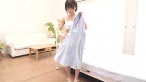 HND-555 ¡Recién llegado 18 años! ! ¡Una hermosa chica sensible con una altura de 145 cm y una vagina de 3 cm y una altura y vagina muy pequeñas hace su debut AV! ! Rin Hoshisaki