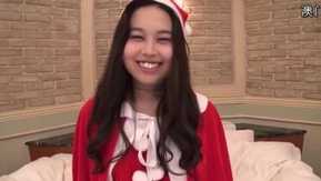 mu_Anna Akiyama Cómo funciona el cuerpo de una mujer -Midiendo el cuerpo femenino en Santa Cosplay-