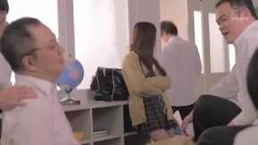 立場逆転！いじめっ娘の西宮を孕むまでひたすら中出し輪姦してやった！ 西宮ゆめ