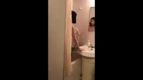 KOSATSU <%Amateur Post> Una chica de aspecto serio y grandes pechos es asesinada con un juguete, haciendo una cubana y un vídeo de sexo.
