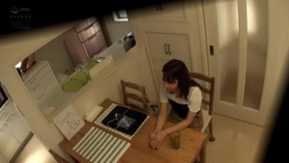 Voyeur completo: me hice amigo de dos hermosas esposas que vivían en el mismo apartamento, las llevé a mi habitación y tuve sexo con ellas. es