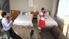 Duas lindas garotas cosplay fazendo sexo ao ar livre Natsume Airi Haru Mori