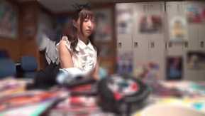 Un gros gang d'otaku viole la déesse otaku et la baise dans les toilettes, ange mignon