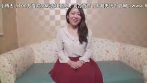 女大學生受不了快感小便