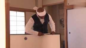 黒人内装NTR 移民关连の规制缓和で来日したBlackGuyの漆黒の肉棒で内装工事された妻 咲々原リン