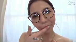 朴素的眼镜人妻 马上就高潮到不行的全身性感带变态女 S级素人出演 Vol.001！