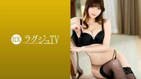 LUXU-1590 Luxury TV 1578 Uma linda office lady com um estilo que rivaliza com qualquer modelo aparece em um AV de frustração! Enquanto balança violentamente seus lindos seios rechonchudos e faz sons obscenos e transborda seus sucos de amor de seus órgãos genitais, ela gosta do pau que não via há algum tempo na posição de cowgirl!