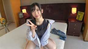 SIRO-5191 【纖細蜜桃臀JD】 反應靈敏的纖細大學生！她說，當鏡頭靠近她時，她感到很尷尬，但她感覺自己的乳頭，也就是她的弱點，受到了攻擊！忘掉找工作的壓力，盡情享受吧！ ！ 【初拍】AV線上申請→AV體驗拍攝2084
