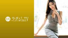 259LUXU-1371 TV de luxo 1361 Aparece uma linda cantora com seios grandes e atraentes! Quando um pau grande é inserido em sua vagina, que ficou macia com o carinho, ela o aceita com uma expressão hipnotizante, e também balança os quadris e balança os lindos seios grandes, revelando a figura encantadora que ela sente instintivamente!