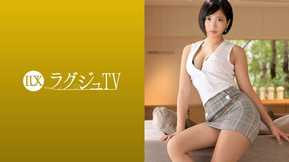 259LUXU-1193 ラグジュTV 1180 「童貞を卒業したばかりの年下セフレじゃ満足できない…」と自らAV出演！久々の激しいSEXにスイッチが入り妖艶な表情を浮かべ、圧倒的快感に嬉しそうな喘ぎ声が部屋中に響く！
