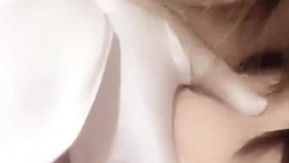La mejor chica tetona de la Diosa Pequeña Agencia de Relaciones Públicas de Internet, Slok Sweetheart, rara vez muestra su rostro a gran escala
