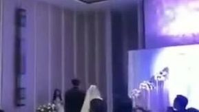 Шурин Ворота 1. Жених разыгрывает на большом экране драку между невестой и ее зятем.