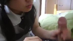 9 [Romance entre profesor y estudiante] Un inocente estudiante de secundaria de 17 años fue obligado a tener relaciones sexuales con su profesor de clase. El sexo oral forzado se filtró en un vídeo privado.