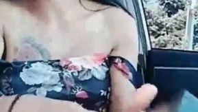 自駕姐特意換上漂亮洋裝和曾經砲友的兒子賓館約炮