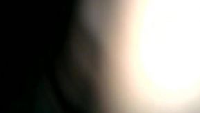 Vídeo de uma funcionária séria e safada tirando a roupa e transando com o colega em um hotel