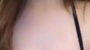 【国产潮喷系列】漂亮嫩妹主播私人玩物 小粉逼自慰大秀 奶子很丰满 逼毛也不少 插到喷水