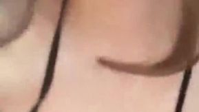 對白淫蕩淫騷主播小妖精浴室洗澡洗逼逼下面的逼毛好濃密好想用雞巴搓她的逼毛