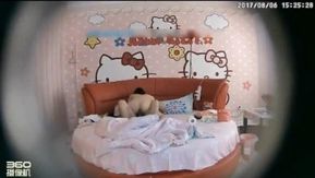 Photos franches d'hôtel à thème - une beauté sexy de 180 cm avec une énorme différence de taille a couché avec son petit ami coquin dans un hôtel, et son petit ami était comme un jeune frère devant elle !