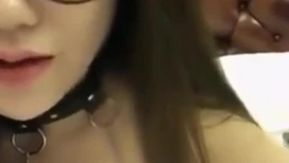 Belle fille ligotée en direct
