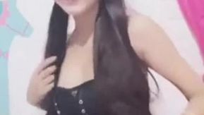 インターネットセレブの美容小道具、オナニーユニフォーム、露出した顔、セックスショー、情熱的なオーラルセックス、複数の体位のロックを解除