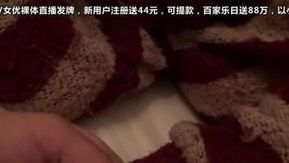 21-летнюю красавицу бросила первая любовь. Она напилась и уснула. После этого у нее было толстое, тугое и влажное влагалище, и в нее насильно проникли.