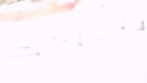 美女主播又一次勾引司机干她,司机不敢操,妹子说师傅求你干我一炮,我给你双倍车费