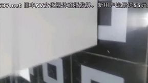 Si me atrevo a correrme, te mato. Te follo en secreto en el baño del KTV mientras alguien canta a mi lado.