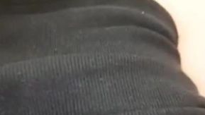 奶子很挺逼逼也很干净肥嫩水多道具插入自慰呻吟在马桶上撒