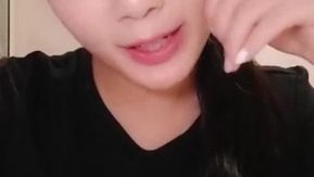 醉了现在美女都干主播了嘛？绝色小女神开直播挑逗狼粉故意