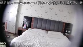 [Photos franches de l'hôtel] La vie quotidienne d'un jeune couple~ L'enfant à fourrure fait l'amour avec ses parents~ Les parents aboient sur le lit~ Le chien aboie sous le lit~