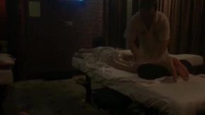 Viagem de lua de mel para recém-casados ​​~ Salas de massagem, pontos turísticos e piscinas são nossa arena sexual ~