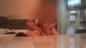 ホテルの外でデートした豊満女子を絶頂するまで犯して「もっと激しく！」と絶叫。アソコを激しく犯して～大きいよ～アソコが痒いよ～もっと頑張れ！