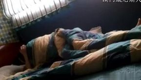 まず携帯電話を録音するように設定してから、昨夜ナイトクラブで会った女の子を起こしてください。」