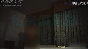 [本日精选!]自掀起旗袍进入她密丛，号称D奶女星翻版在床上整个火起来!
