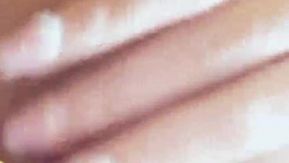 若手モデルの自撮り動画が流出!? まん丸おっぱいとマンコが丸見え!!