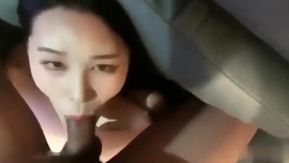 La modelo de ojos grandes lame a J8 en éxtasis ~ Se convirtió en cliente con solo un bocado ~