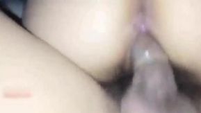 Dans l'intrigue cocu de Chengdu, le mari rassemble 5 hommes célibataires pour baiser sauvagement leurs femmes aux gros seins, et la salope gangbange son creampie - Partie 1