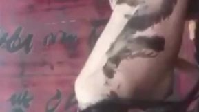 O vídeo de sexo da bela fitness do Weibo Yuan Herong vazou !! Ela colocou dinheiro na pia e fodeu as pernas !!
