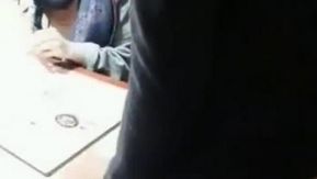 Esperando alguém para fazer sexo ~ Uma pessoa reservou uma sala privada apenas para atrair o lindo garçom e fazer sexo