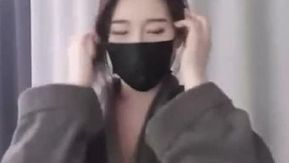 [韓国] 体をテカテカにしてあげてください～そうすればお兄さん達ももっと私に興味を持ちますよ～