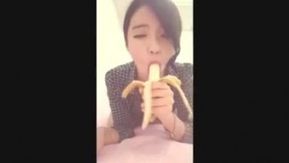 【韓国】女神級アンカー～笑顔も笑顔も思わず立ち止まってしまう美乳娘（16）
