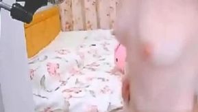 機嫌が悪いし、服が休みなのよ、パパ～胸が大きくて丸いよ！
