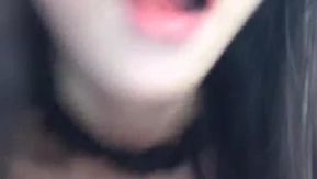 La presentadora de Hei Chang Live mostró su coño de manera lasciva: Hermano, gracias por tu pequeño regalo. ¿Ahora déjame darte un gran regalo?.