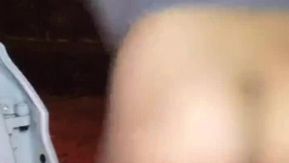 媚心主播下雨天驾车到野外打着伞紫薇诱惑大秀 普通话