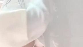 小可愛平台(原卡哇伊)童顏大奶一隻小海綿1031收費大秀胸大屁股大揉奶揉穴十分誘人