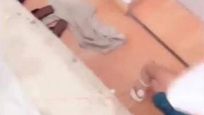 Dos parejas jóvenes que todavía estaban en la escuela técnica ganaron dinero extra durante las vacaciones de verano haciendo transmisiones en vivo. Cada una se turnó con sus hermosas novias para tener sexo durante más de 2 horas y sus vaginas estaban secas e hinchadas.